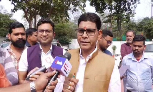 छत्तीसगढ़ में कांग्रेस की राजीव युवा मितान क्लब योजना बंद, मंत्री टंकराम वर्मा बोले- अपने लोगों को लाभ पहुंचाने बनाई गई स्‍कीम
