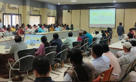 महासमुंद : आगामी लोकसभा निर्वाचन 2024 हेतु कर्मचारी डाटा प्र... - CG Sandesh