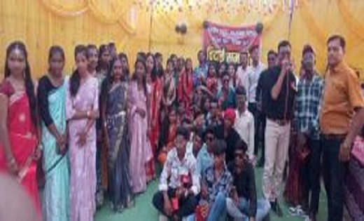 विदाई समारोह में शिक्षक ने बच्चों को दी सीख, बोले-निडर होकर ... - CG Sandesh