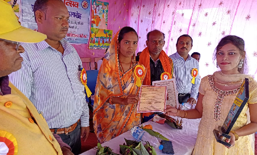 बॉलीवुड एवार्ड फंक्शन की तर्ज पर मना जोबी कॉलेज का वार्षिक स... - CG Sandesh