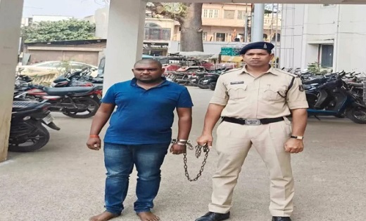 पुलिस ने राजधानी के एक गुंडा-बदमाश के अकाउंटेंट पर शिकंजा कसा..