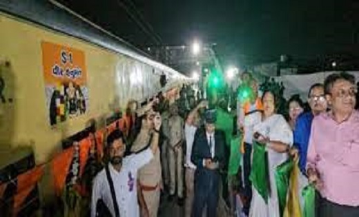 आस्था स्पेशल ट्रेन पर पथराव, रामलला के दर्शन को जा रहे थे श्... - CG Sandesh
