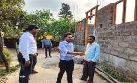 जिला सीईओ ने ग्राम पंचायत केश बुक पीएम आवास का किया निरीक्षण