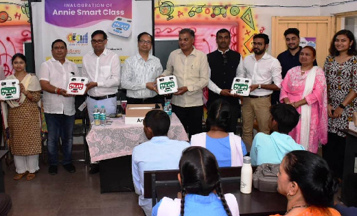 एनी स्मार्ट डिवाइस से दृष्टिबाधित बच्चे आसानी से शिक्षा ग्रह... - CG Sandesh