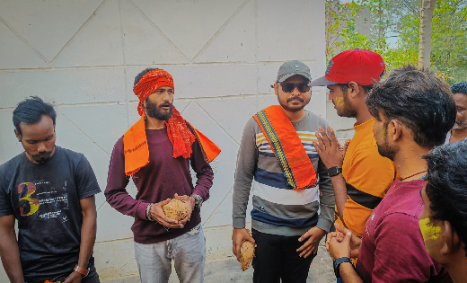 सरायपाली से अयोध्या पैदल यात्रा करके दर्शन कर लौटे भक्तों का... - CG Sandesh
