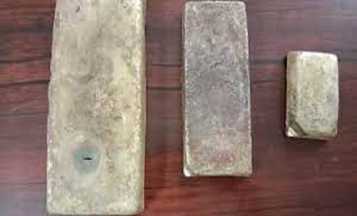 वाहन चेकिंग के दौरान रायपुर पुलिस को कार से मिले 2 लाख की साढ़े सात किलो चांदी