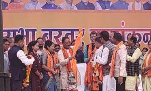 छत्तीसगढ़ में कांग्रेस को बड़ा झटका, महापौर सफीरा सहित 8 पार्ष... - CG Sandesh