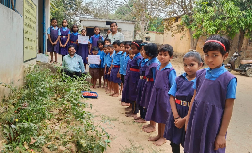बसना : शासकीय प्राथमिक शाला छोटेटेमरी के किचन गार्डन से पहली... - CG Sandesh