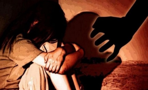 मासूम बच्चियों की अस्मत पर डाला हाथ...कमरे में बुलाकर करता थ... - CG Sandesh