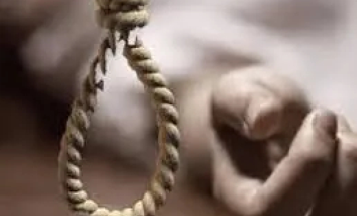 तीन बेटियों के साथ फांसी पर झूली माँ, 2 बेटियों व माँ की मौत - CG Sandesh