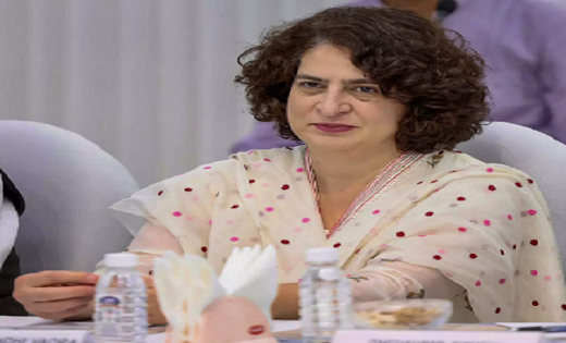 जनता को कर्ज में डुबोकर देश का भला नहीं कर रही सरकार : प्रिय... - CG Sandesh