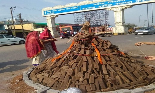 छत्तीसगढ़ में होली पर्व की धूम, राजधानी रायपुर में कई जगहों पर आज होलिका दहन की तैयारी