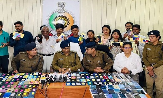 रायपुर पुलिस ने 601 लोगों के चेहरों पर लाई मुस्कान, लौटाया सभी का गुमा हुआ मोबाइल, की ये अपील