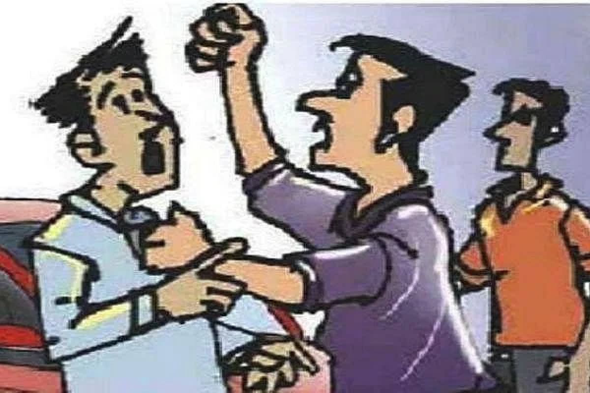 महासमुंद¨: शराब पिने के लिए पैसे नहीं देने पर मारपीट - CG Sandesh