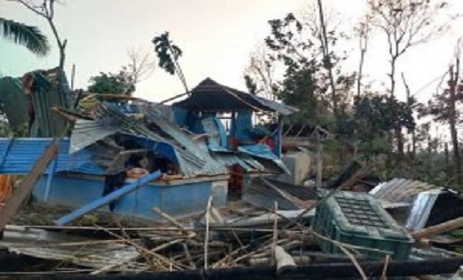 बंगाल में भंयकर तूफान, 4 लोगों की मौत 200 घायल, कई घर हुए तब... - CG Sandesh