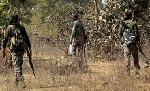 नक्सलियों की कायराना हरकत, ग्रामीण की गला रेतकर कर दी हत्या,... - CG Sandesh