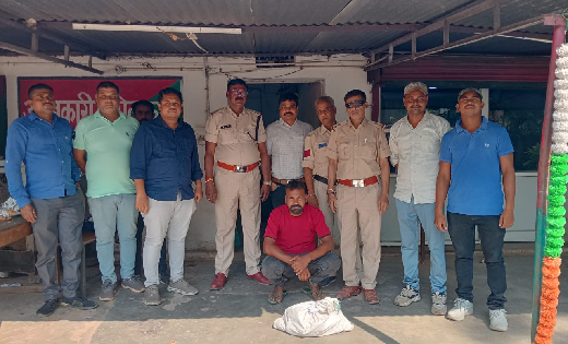 महासमुंद : बोरी में रखे देशी मदिरा के साथ आरोपी गिरफ्तार - CG Sandesh