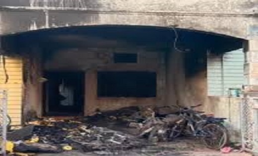 बैटरी वाली बाइक में हुआ ब्लास्ट, व्यवसायी के यहां 50 लाख का ... - CG Sandesh