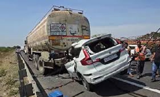 Road Accident: एक्सप्रेसवे पर भीषण हादसा, ओवरलोड कार ट्रक से... - CG Sandesh