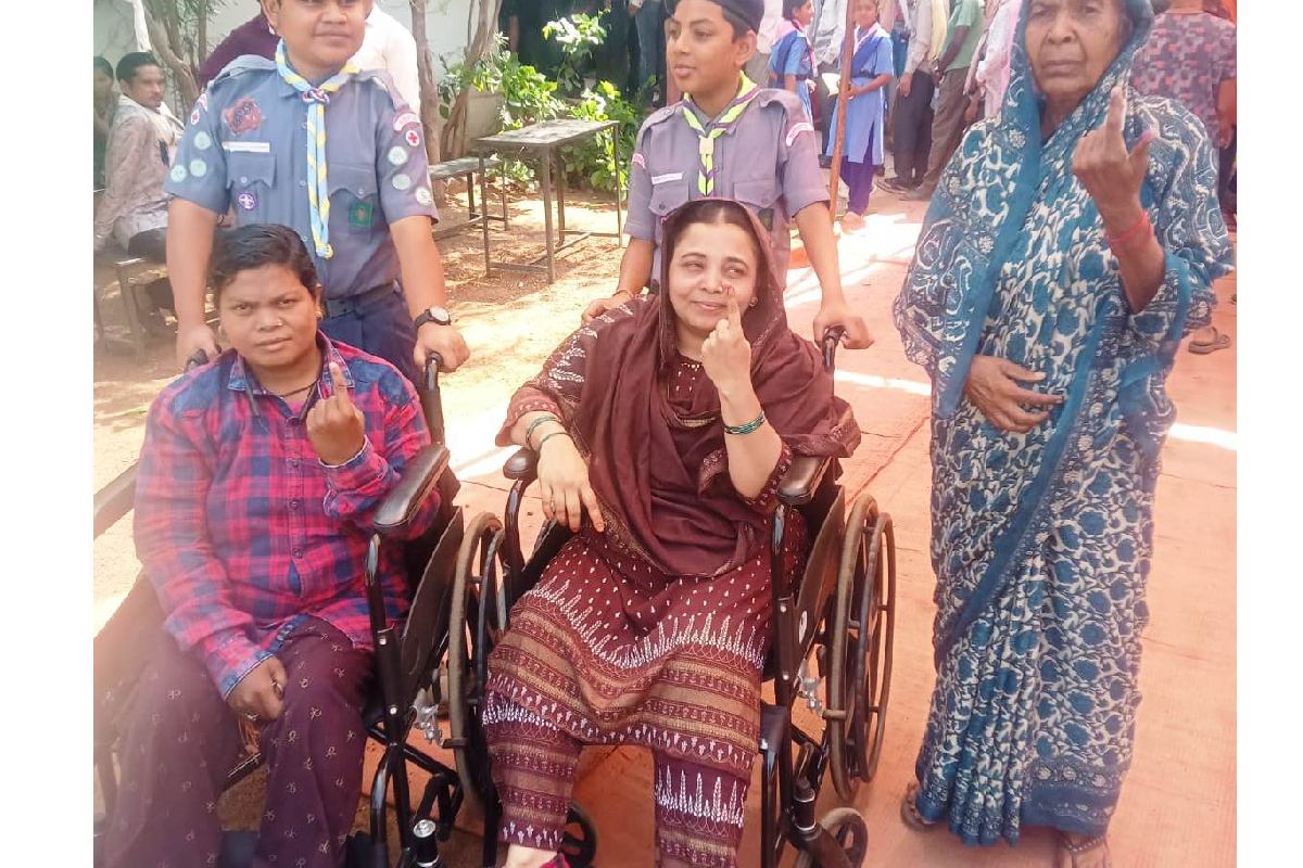 महासमुंद : दिव्यांग सुरजो, काश्मीरी और 80़ आयु के रोजन बी ने... - CG Sandesh
