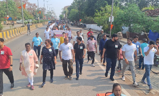 महासमुंद : कलेक्टर, डीएफओ सहित जिला अधिकारियों ने 2 किमी पैद... - CG Sandesh