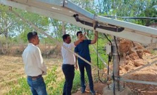 क्रेडा सीईओ ने बस्तर संभाग में चल रहे कार्यों का औचक निरीक्षण कर निविदा के मापदण्डानुसार कमियाँ पाये जाने पर एस.डी. काटने के दिए निर्देश