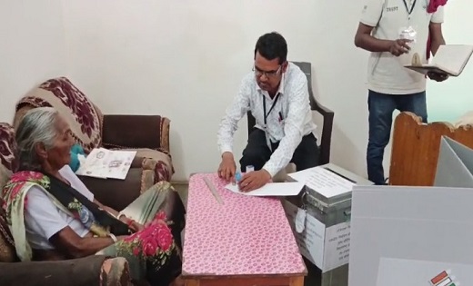 राजनांदगांव लोकसभा क्षेत्र में होम वोटिंग की प्रक्रिया हुई श... - CG Sandesh