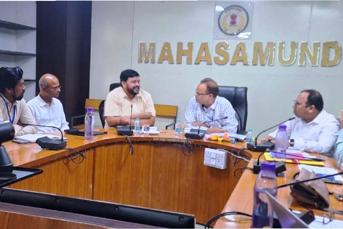 महासमुंद : सामान्य ऑब्जर्वर की उपस्थिति में तृतीय रेंडमाइजेश... - CG Sandesh