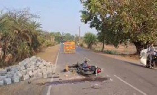 CG Accident: शादी समारोह से लौट रहे एक ही परिवार के तीन सदस्... - CG Sandesh