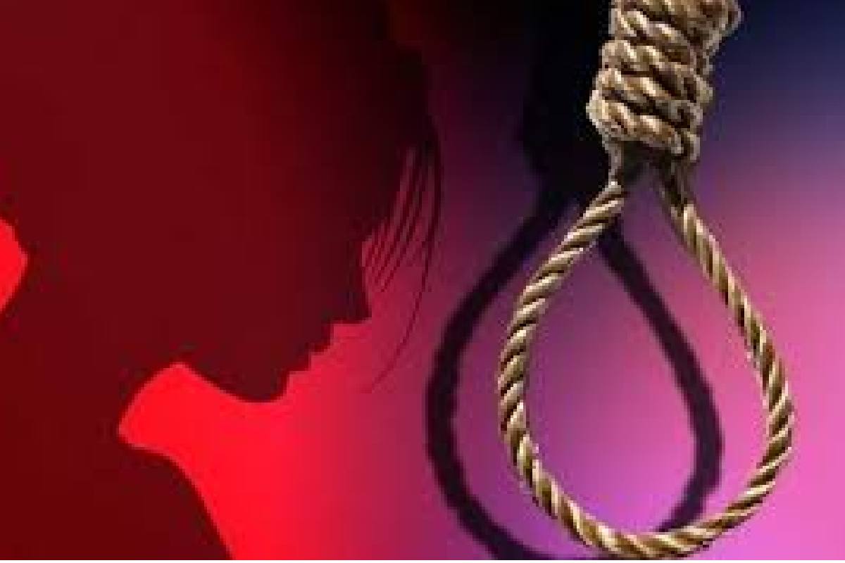 बागबाहरा : महिला ने म्यांर में लगाई फांसी - CG Sandesh