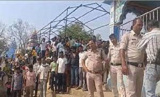 चोरों ने मंदिर से गायब किया शिवलिंग, सुबह पूजा करने पहुंचे ग... - CG Sandesh