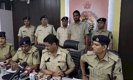 व्यापारी की कार के साथ लाखों रूपये लेकर ड्रायवर हुआ फरार,फिर... - CG Sandesh