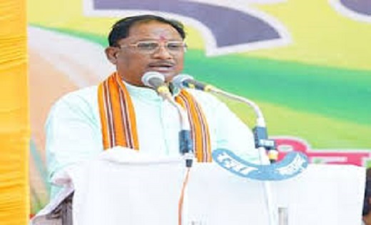CG- चरणदास महंत के बयान पर सीएम साय का पलटवार..बोले -“महूँ हव मोदी के परिवार, अगर तुमन म हिम्मत हे, तो पहला लौठी मोला मारव”..