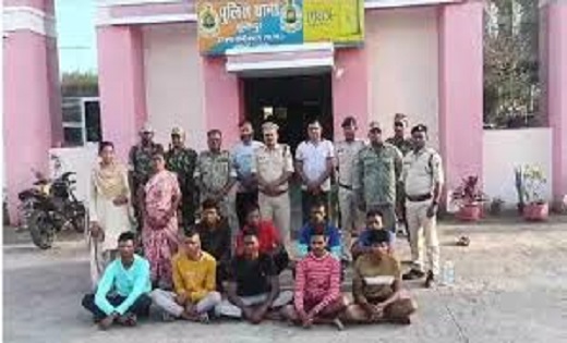 कवर्धा में मॉब लिंचिंग का मामला : ग्रामीणों ने दौड़ा-दौड़ाकर क... - CG Sandesh