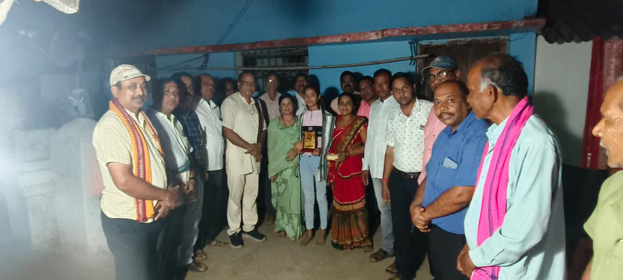 सरायपाली : कोलता समाज ने देनीशा प्रधान का किया सम्मान। - CG Sandesh