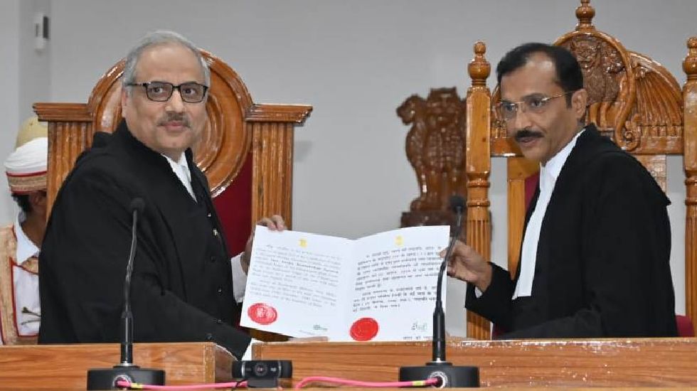 मुख्य न्यायाधीश रमेश सिन्हा ने एक स्थायी जज और दो एडिशनल जज ... - CG Sandesh