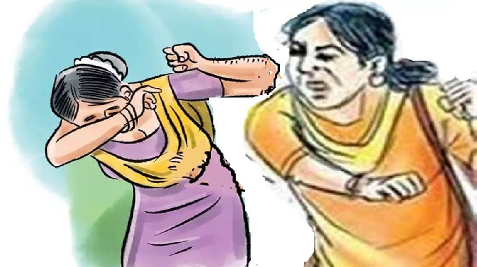 महासमुंद : फड़ मुंशी ने महिला से कहा नहीं है तेंदूपत्ता तोड़ने... - CG Sandesh