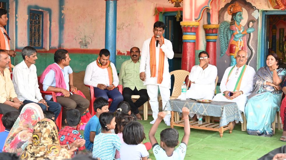 विधायक योगेश्वर राजू सिन्हा ने कालाहांडी लोकसभा प्रत्याशी एव... - CG Sandesh