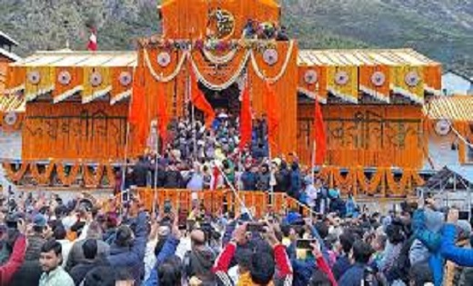 मांगलिक स्वर लहरियों के बीच खुले बदरीनाथ धाम के कपाट,साक्षी ... - CG Sandesh