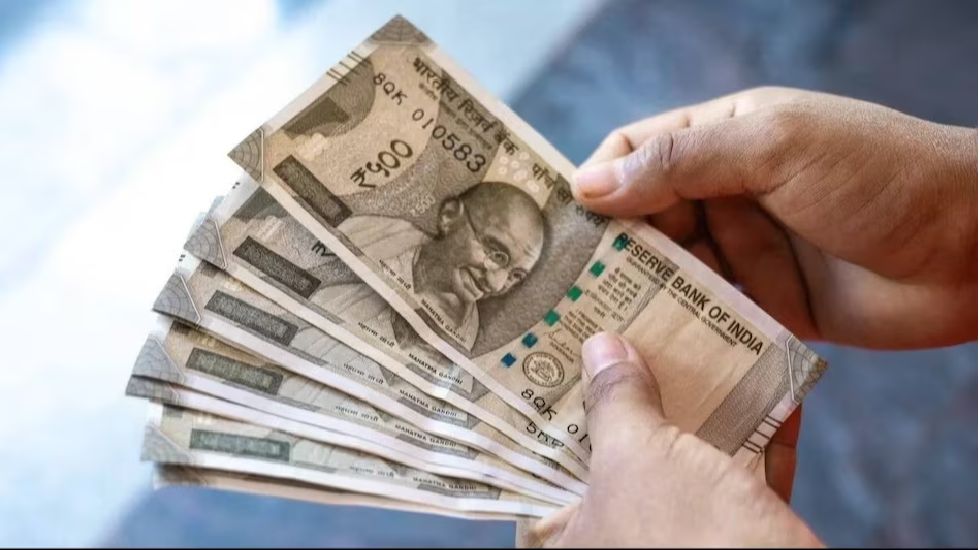 महासमुंद : महिला समूह से मासिक क़िस्त लेकर फरार हुआ फायनेंस क... - CG Sandesh