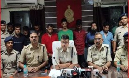गोवा से चला रहे थे महादेव सट्टा एप: 7 अंतरराज्यीय सटोरियों क... - CG Sandesh