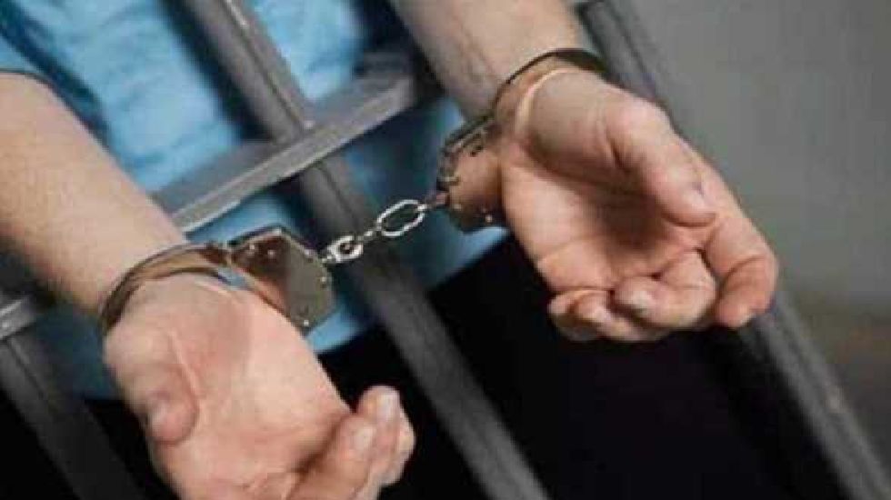 बसना : लिमदरहा से चनाट मार्ग पर 6 लीटर महुआ शराब के साथ एक ग... - CG Sandesh