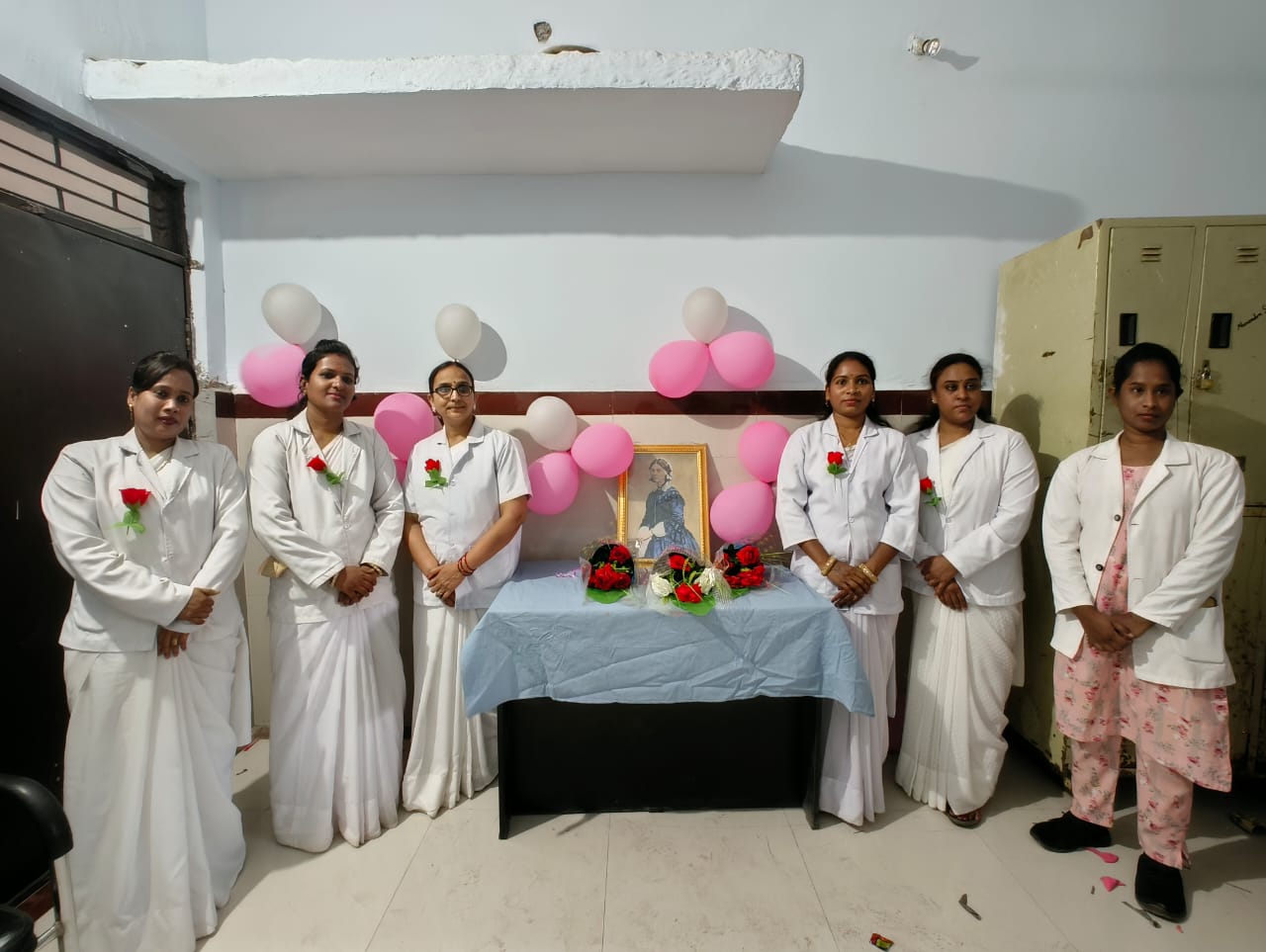 सामुदायिक स्वास्थ्य केंद्र बसना में आज नर्सेज डे धूमधाम से म... - CG Sandesh