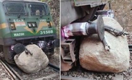 बड़ी खबर : रेल लाइन पर लैंडस्लाइड से गिरा बड़ा पत्थर, मालगाड़... - CG Sandesh