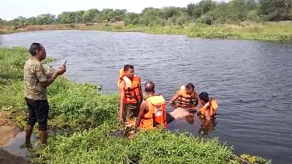 CG : शादी की ख़ुशी बदली मातम में, एनिकट में डूबने से व्यक्ति ... - CG Sandesh