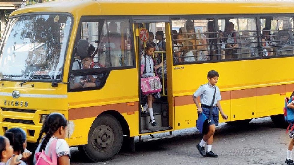 महासमुंद : परिवहन विभाग द्वारा समस्त स्कूल बसों का भौतिक निर... - CG Sandesh