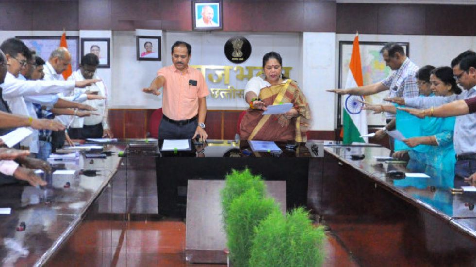 आतंकवाद विरोधी दिवस पर राजभवन में ली गई शपथ - CG Sandesh