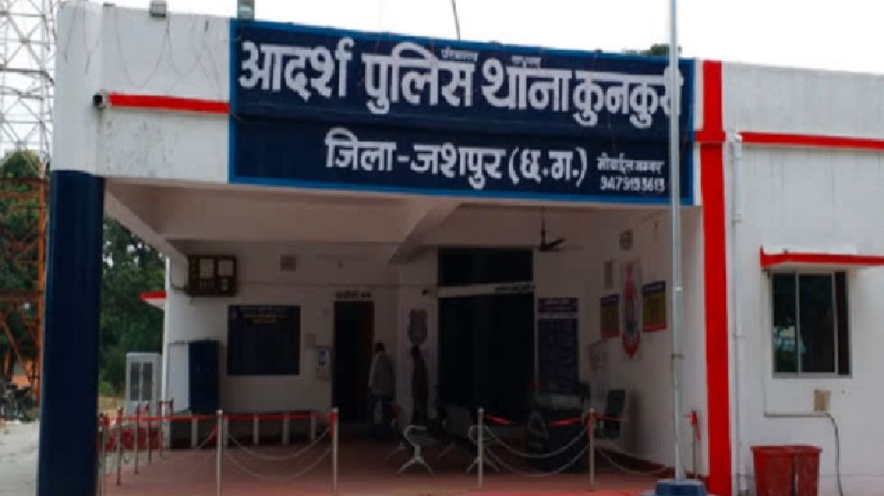 चुनाव ड्यूटी के लिए निकले शिक्षक की मौत, आया था मिर्गी का दौ... - CG Sandesh