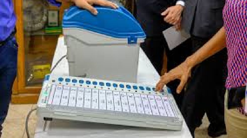 महासमुंद : EVM मशीनों के सीलिंग कार्य हेतु मतगणना पर्यवेक्षक... - CG Sandesh