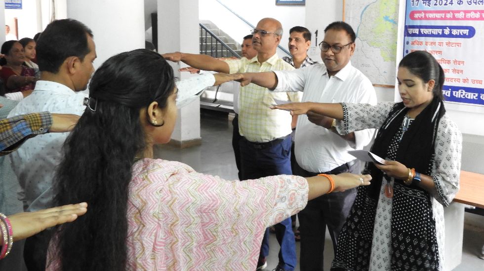 महासमुन्द : अधिकारी-कर्मचारियों ने आतंकवाद विरोधी शपथ ली - CG Sandesh